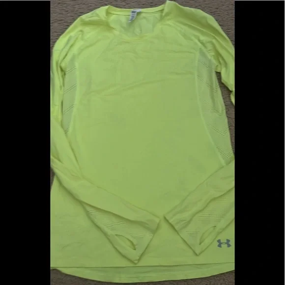 Under Armour athletic shirt - Picture 1 of 1